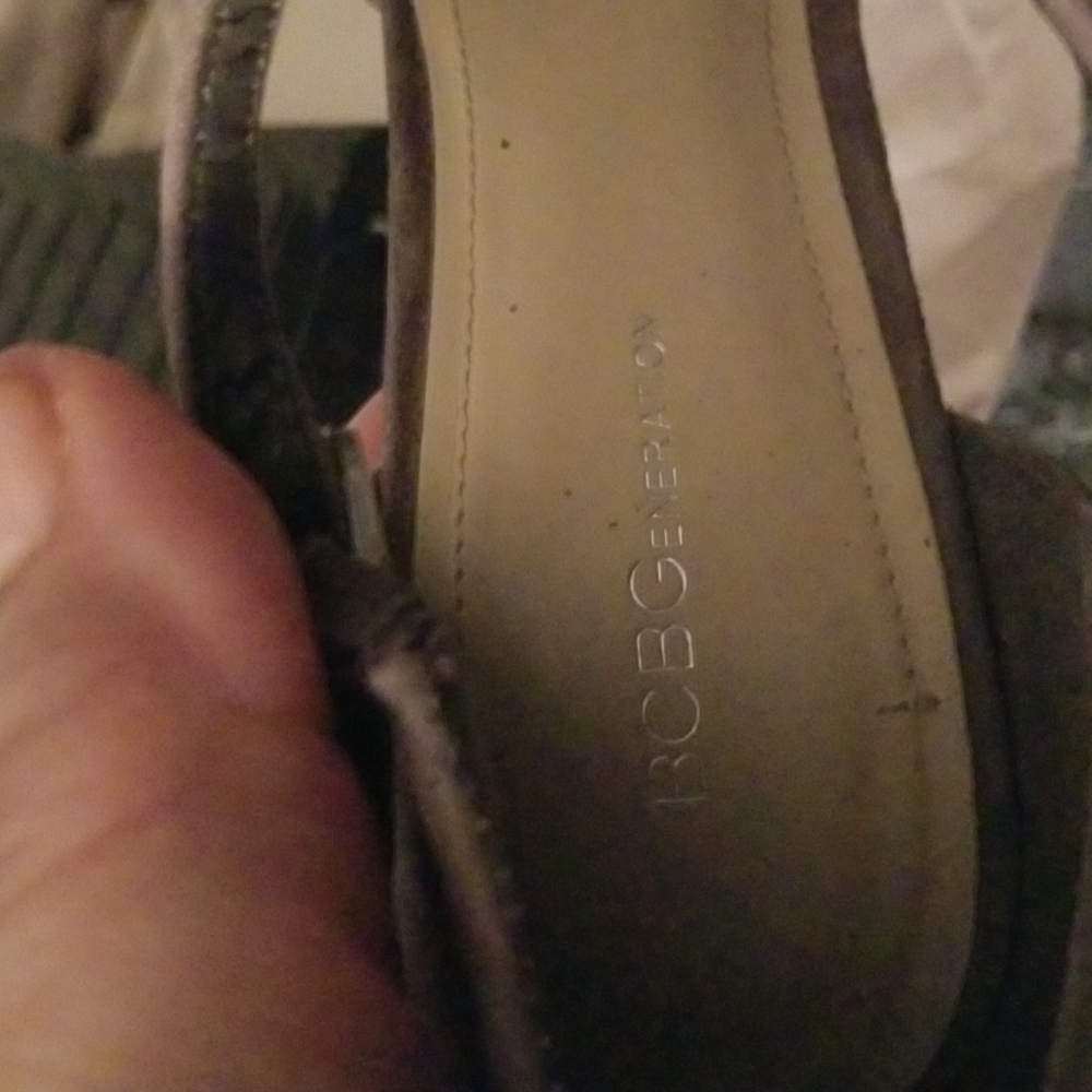 ☆☆Final Price☆☆ BCBGeneration Gray Suede Ankle Strap Heels Size 10M - Picture 8 of 10